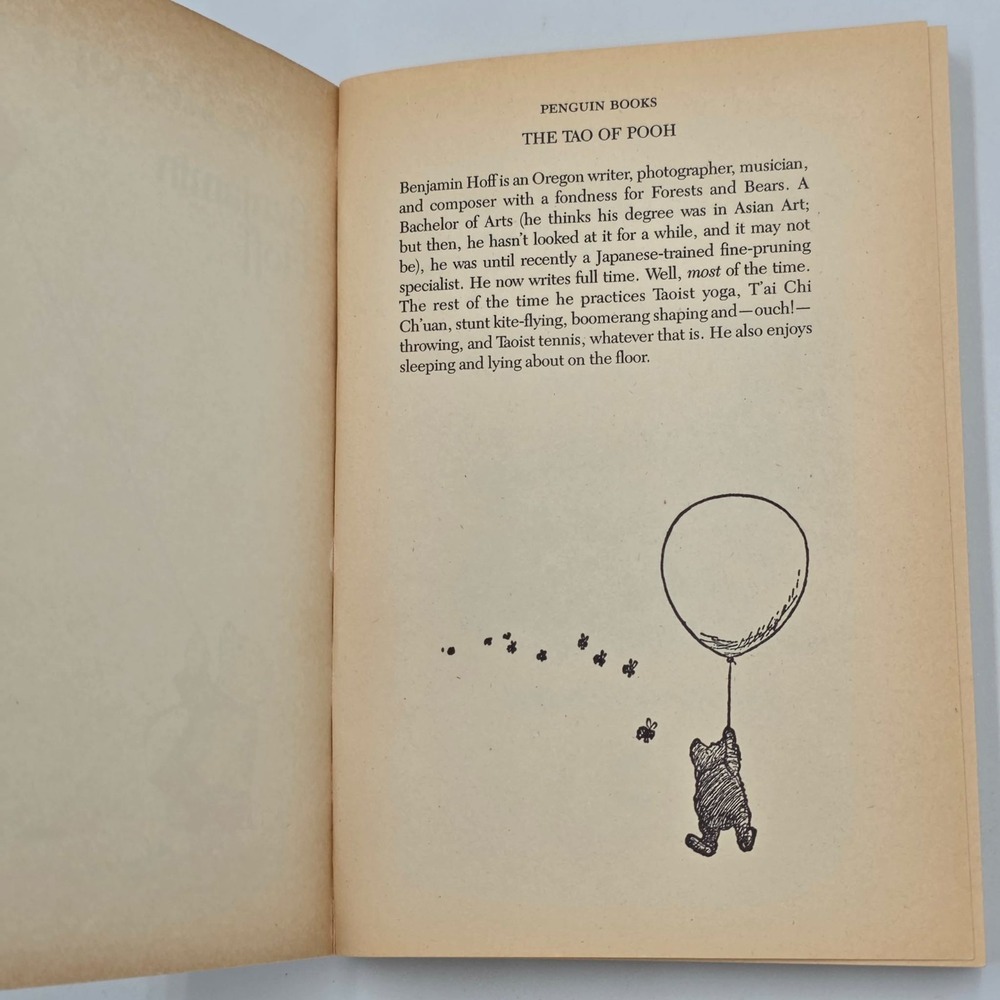 The Tao of Pooh (Winnie-the-Pooh) by Benjamin Hoff Penguin Books Published 1983 - Picture 2 of 7